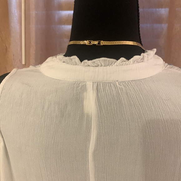 🌹Francesca’s Collection Beautiful White & Blue Embroidered Blouse - Picture 7 of 10